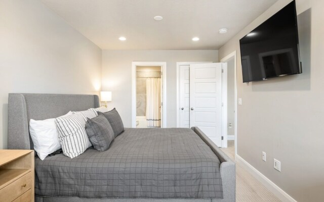 Grand Getaway 10 Bedroom Townhouse