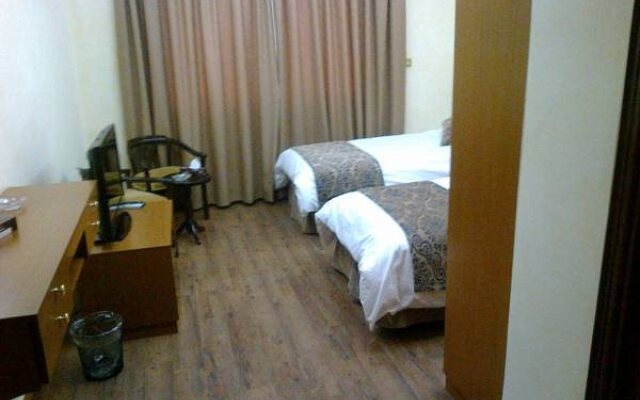 Clermont Hotel Suites