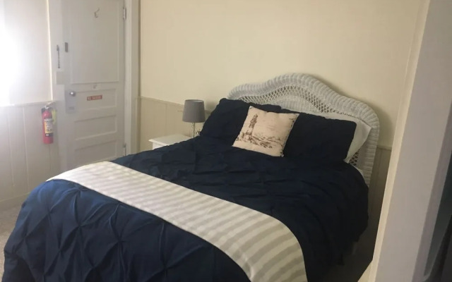 Shea's Riverside Inn & Motel