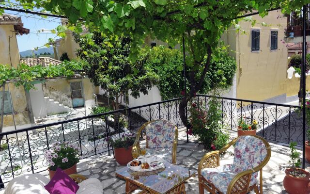 Traditional Greek Maisonette in Antiperni Village