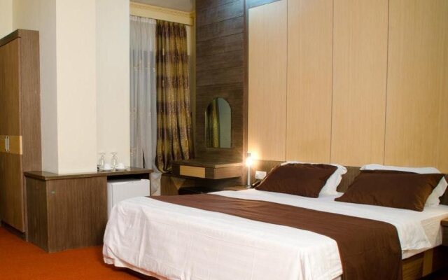 Gold Leaf Hotel