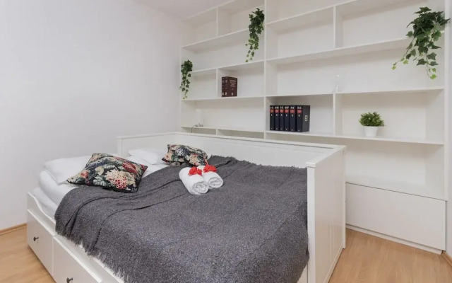 Warsaw Ursynów Apartment by Renters