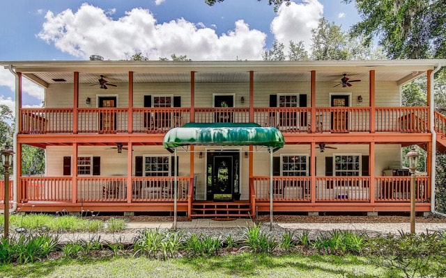 The Chassahowitzka Hotel