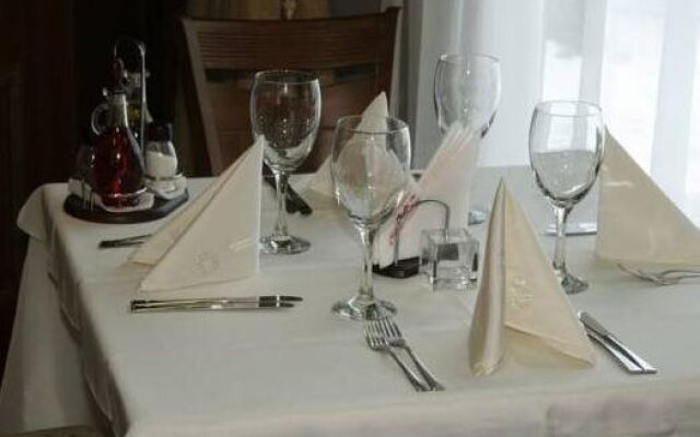 Elegance Hotel Asenovgard