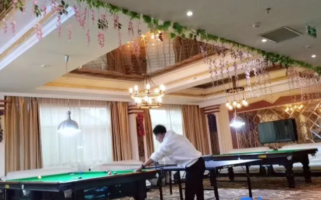 Zhumadian Hawaii Hot Spring Bath Hotel
