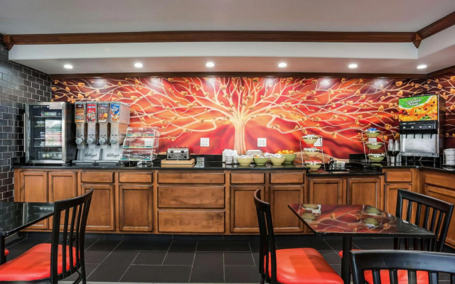 Quality Inn Cedar Rapids South