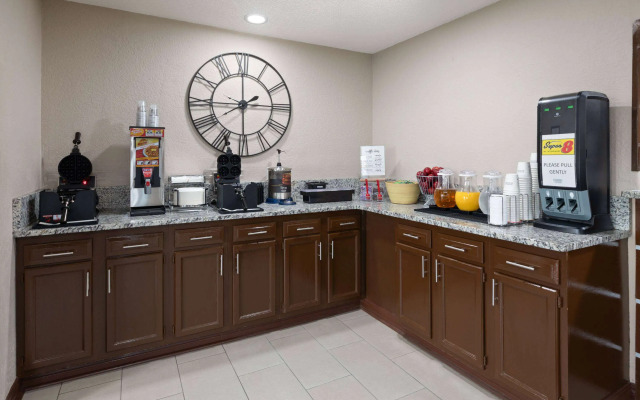 Super 8 by Wyndham Summersville/New River National Park