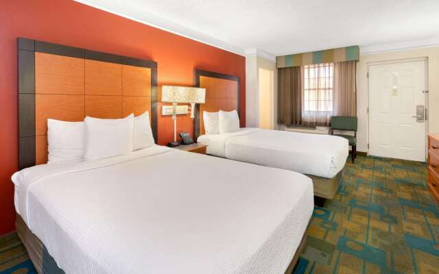 La Quinta Inn by Wyndham Phoenix Sky Harbor Airport