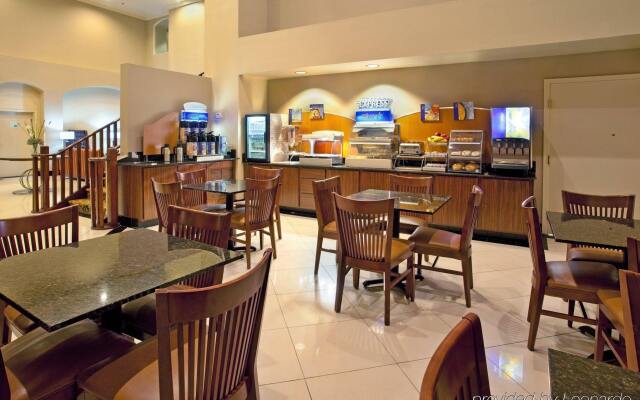 Holiday Inn Express & Suites Rancho Mirage - Palm Spgs Area by IHG