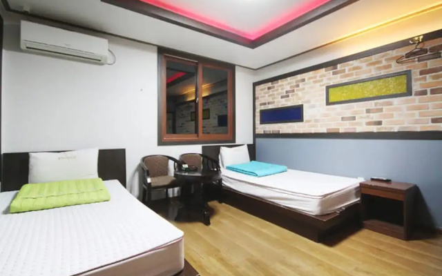 The Sharp Motel