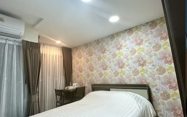 arunsakhon luxury condo