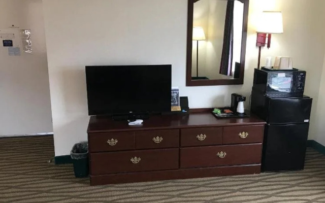 President Inn & Suites