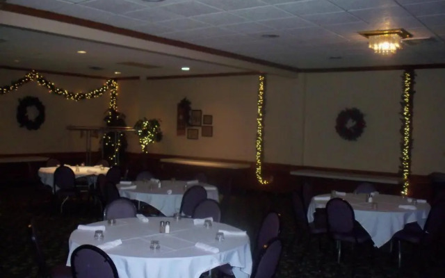 Gladstone Inn & Suites