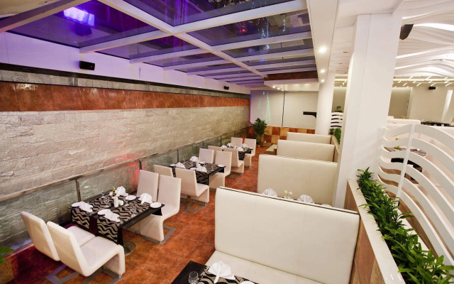 Innotel Luxury Business Hotel
