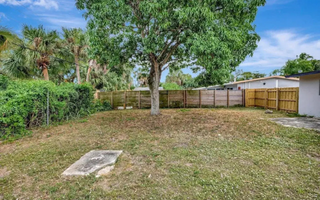 Pompano Beach Bungalow for 5!