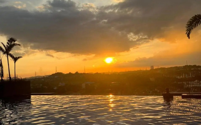 Vista Bangi 1 Bedroom service apartment with swimming pool