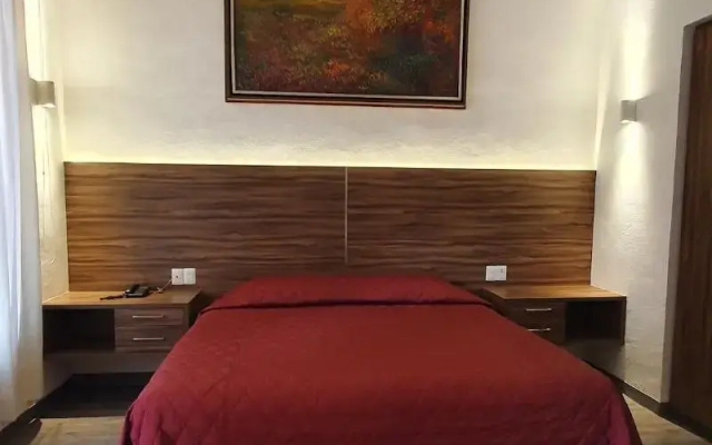 El Diezmo Hotel