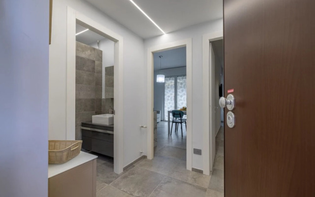 5 Minutes Walk by Wonderful Italy