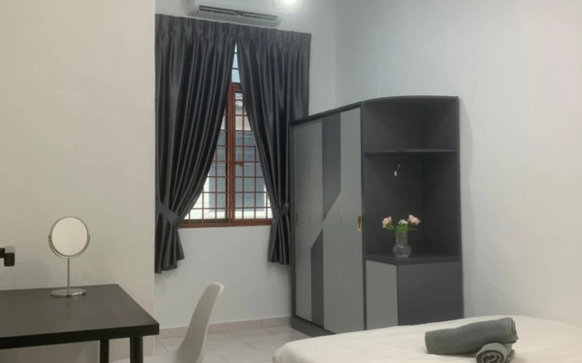 Private Bathroom King Room Bukit Mertajam Alma Impian – Guest Rooms – Bukit Mertajam
