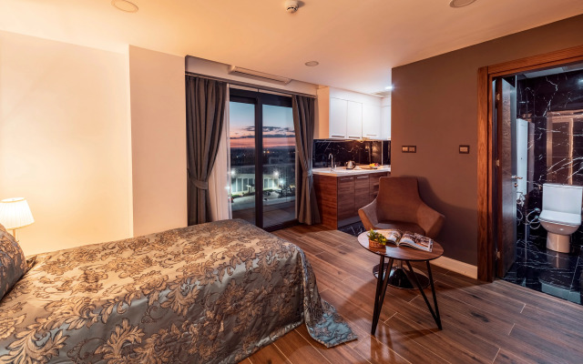 Novel Centre Point Hotel