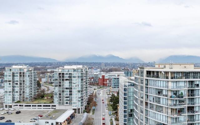 Airport Beautiful View 1 BDR Penthouse