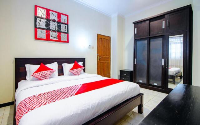 OYO 1650 Griya Joglo Homestay