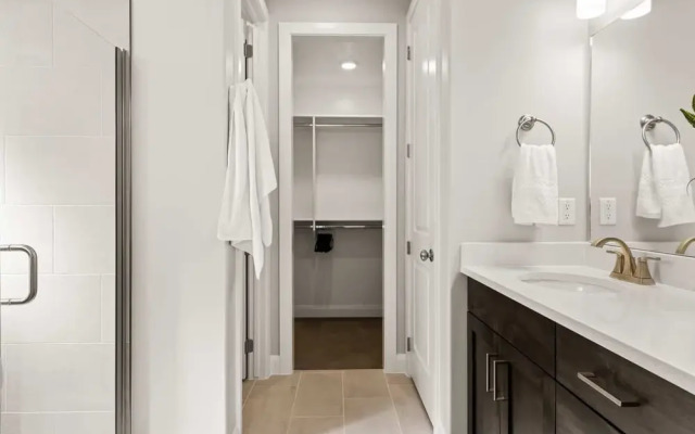 Whose Your Caddy? 5 Bedroom Home