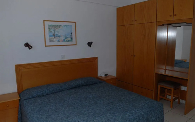 Maistrali Hotel Apts