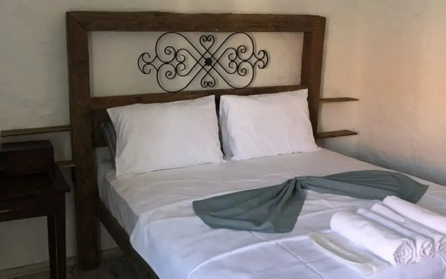 Livan Hotel Deluxe