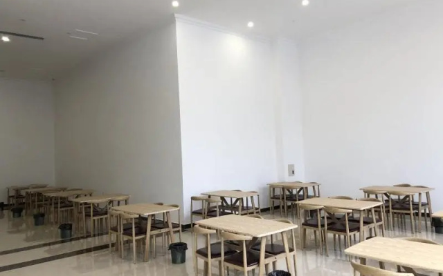 Green Tree Inn Express Tangshan Yueting County Bus Station