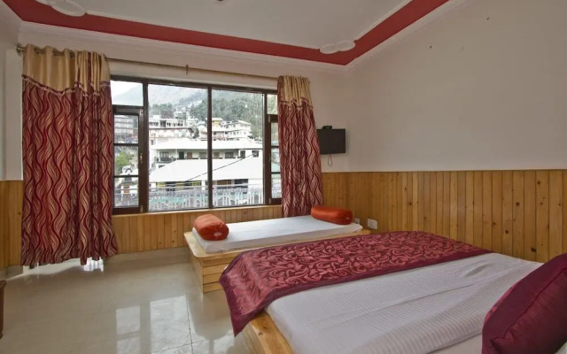 OYO 4605 Hotel Aakarsh