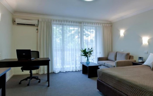 ibis Styles Canberra Tall Trees