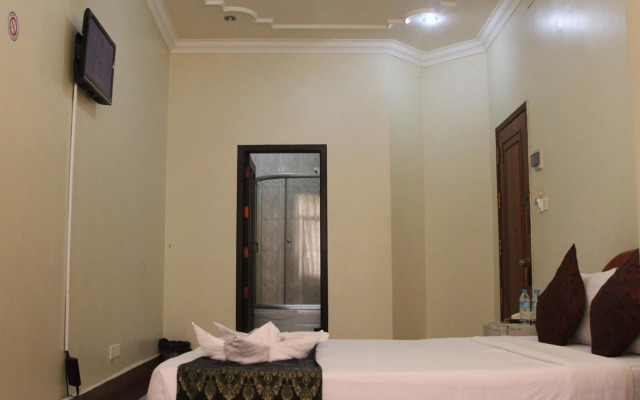 Golden Noura Villa Pub & Restaurant