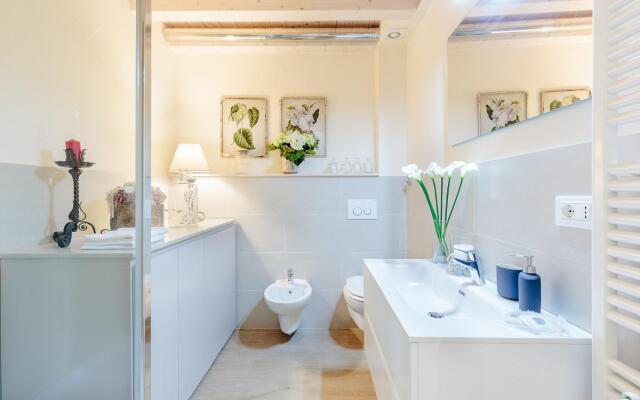 Casa Enea In Lucca With 2 Bedrooms And 1 Bathrooms