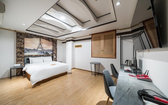 Pochoen the Dream Hotel