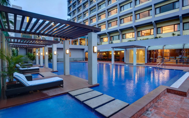 Dolphin Hotel