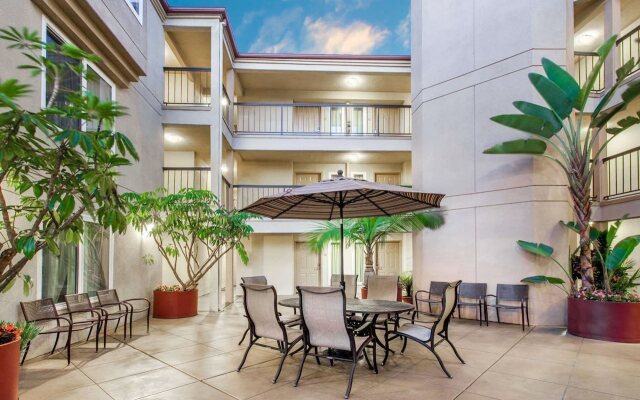 Days Inn By Wyndham Carlsbad