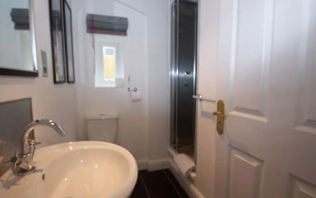 Just B - Apartment 4