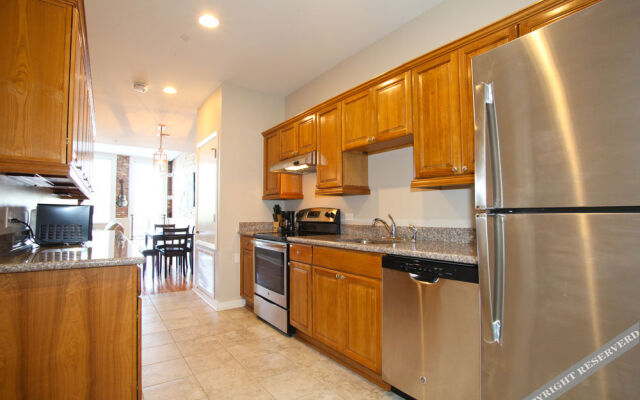 Hosteeva French Quarter Luxury Condo
