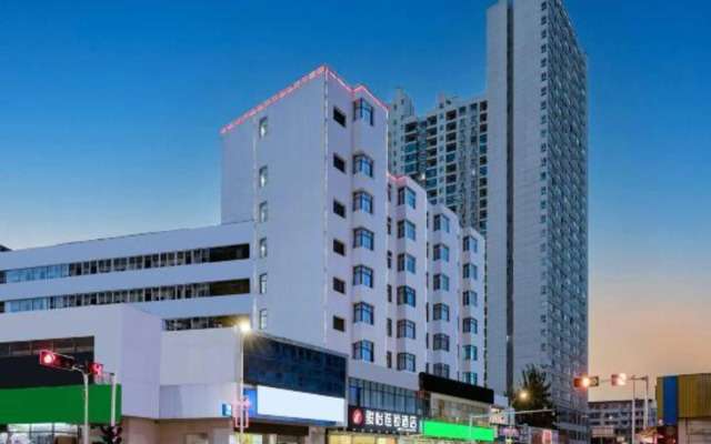 Junyi Chain Hotel (Xinyang Railway Station)