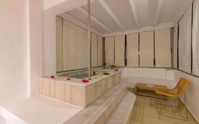 Hotel Antinea Suites & SPA