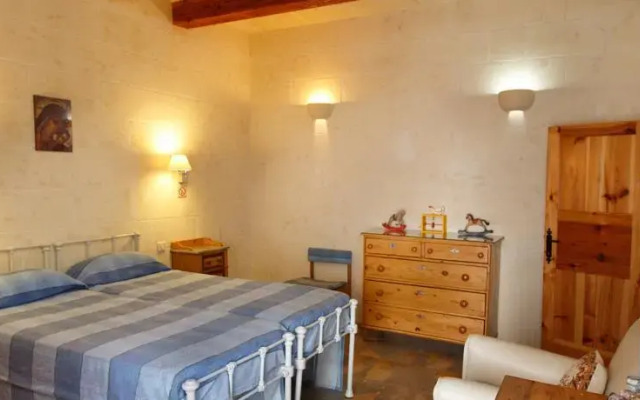 Tal-Bobby Farmhouse