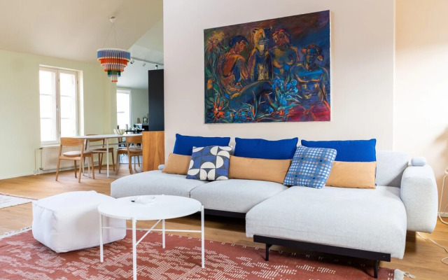 Spacious apartment with sauna & balcony