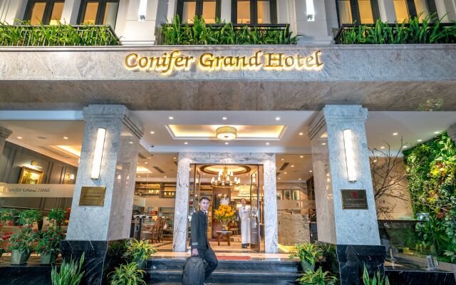 Conifer Grand Hotel