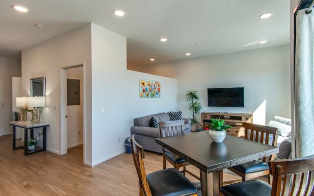 920un315 1 Bedroom Condo