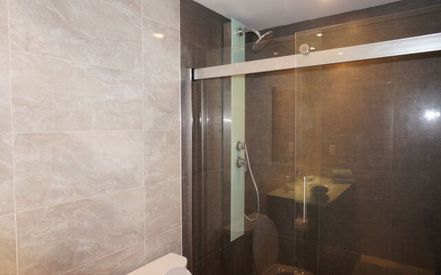 Amazing Condo 3 min to the Beach