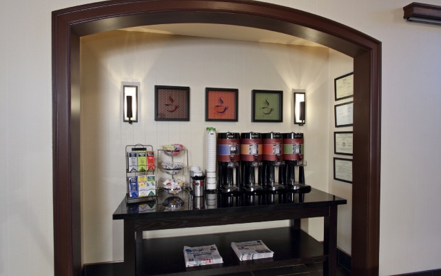 Hampton Inn & Suites Newtown