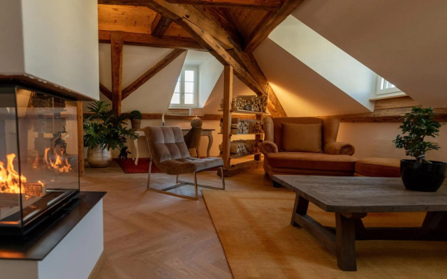 Moderne Altbauwohnung mit Pool und Sauna zentral in Bern