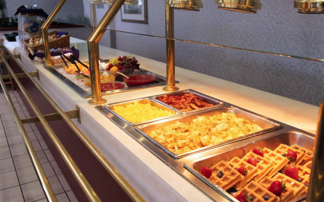 Crystal Inn Hotel & Suites Midvalley