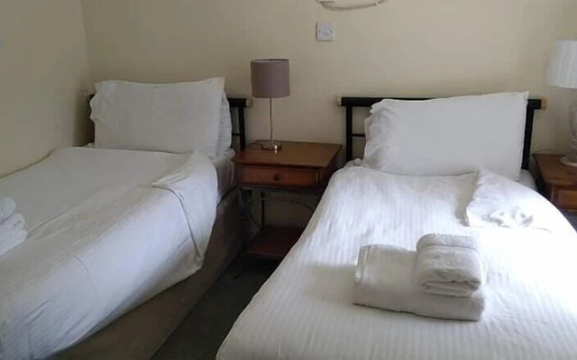 Loch Leven Hotel & Distillery